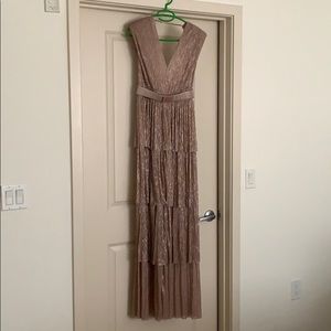 SABINA MUSAYEV
Skyler Plissé Lurex Gown